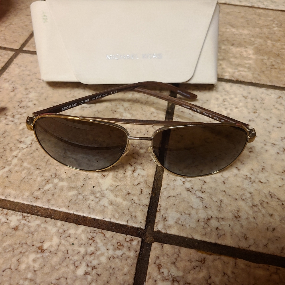 Michael Kors Aviators - Picture 3 of 5